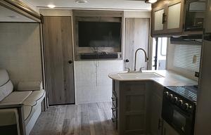 2021 Gulf Stream RV Enlighten 27bhs