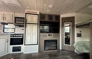 Adventure ready Cougar - bunks + family friendly