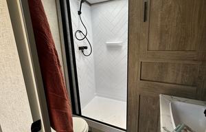 Spacious GLAMPING in “Big Gem”