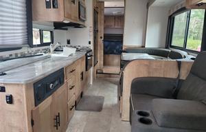 2020 Coachmen RV Leprechaun