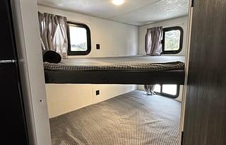 Salem FSX - Upgraded Lightweight Bunkhouse!