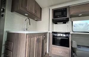 Spacious Minnie Winnie 31H – Perfect for Families