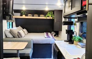 "Lightweight" 5-6 member Family Bunkhouse *SOLAR*!