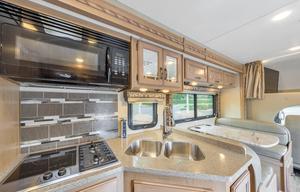 "Fourwinds Funhaus" - 6 bed Bunkhouse C Class RV