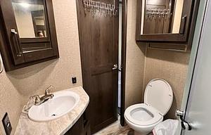 2021 Grand Design Reflection 28BH RV rental photo 12