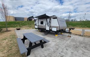 ★FULL size BUNKS★Sleeps 6★Exit 407