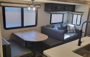 2023 Coachmen RV Freedom Express Liberty Edition 326BHDSLE RV rental photo 7