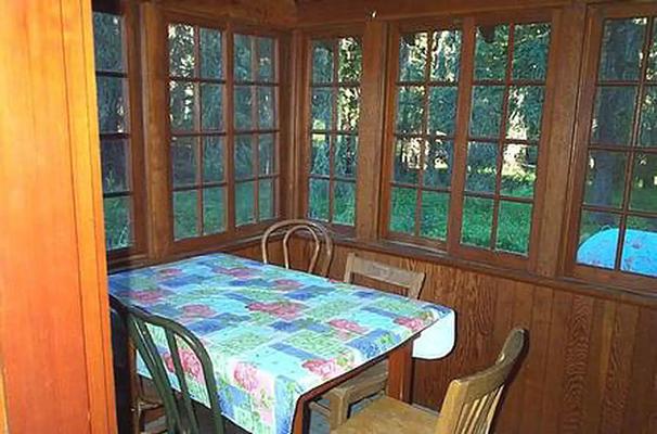 001, Loop: AREA CLACKAMAS LAKE HISTORIC CABIN