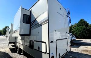 Montana Legacy | Large Luxurious RV with 5 slides