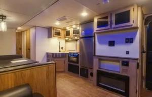 The Easy Camp | Fully Stocked|Sleeps 6–8|2 Bedroom
