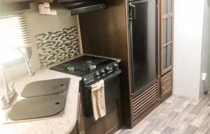 31' Travel Trailer Sleeps 10 Pet Friendly