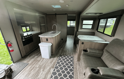 '21 Grand Design Imagine 3250BH Sleeps 8