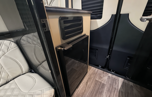 Luxury Off-Grid Sprinter Ultimate Freedom/Comfort