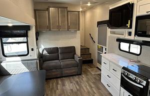 2025 Jayco Eagle 28BHU RV rental photo 8