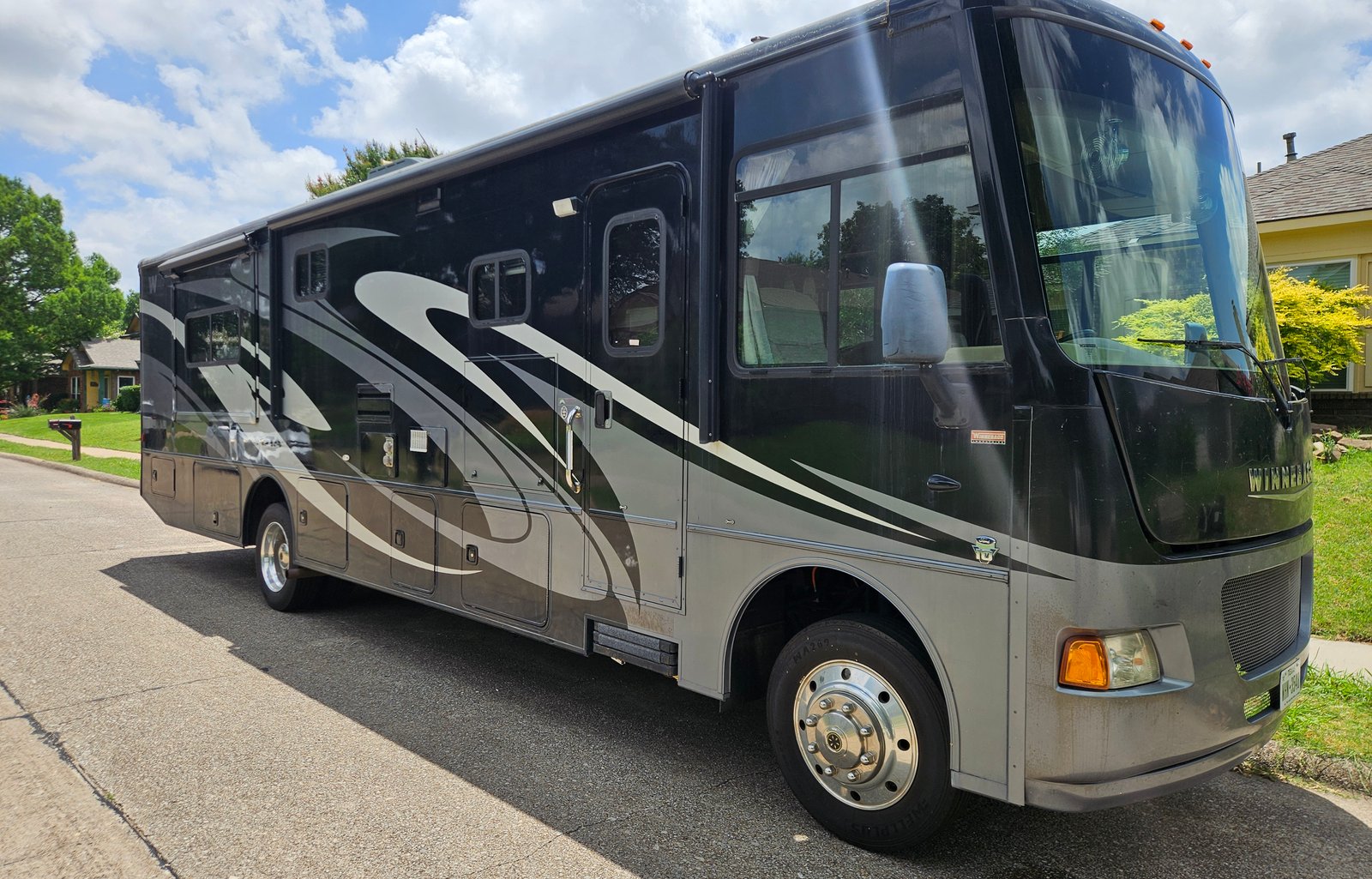 2013 Winnebago Vista 35F - FREE UNLIMITED INTERNET