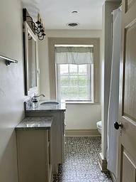 2nd Floor Full Bathroom