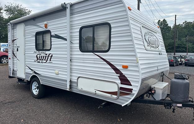 Light Weight Jayco Travel Trailer SUV towing