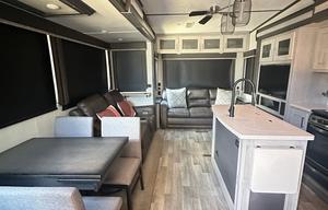 2021 Keystone RV Montana High Country 385BR RV rental photo 10