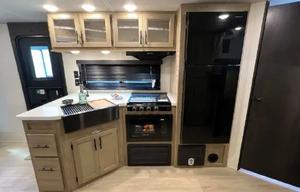 Bunkhouse RV Rental | Sleeps 8 | Outdoor Kitchen