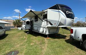 2 bedroom / loft luxury Camper (Generator add-on!)