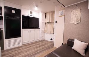 Adventure Express Camper Rental  2018 Jayco 284BHS
