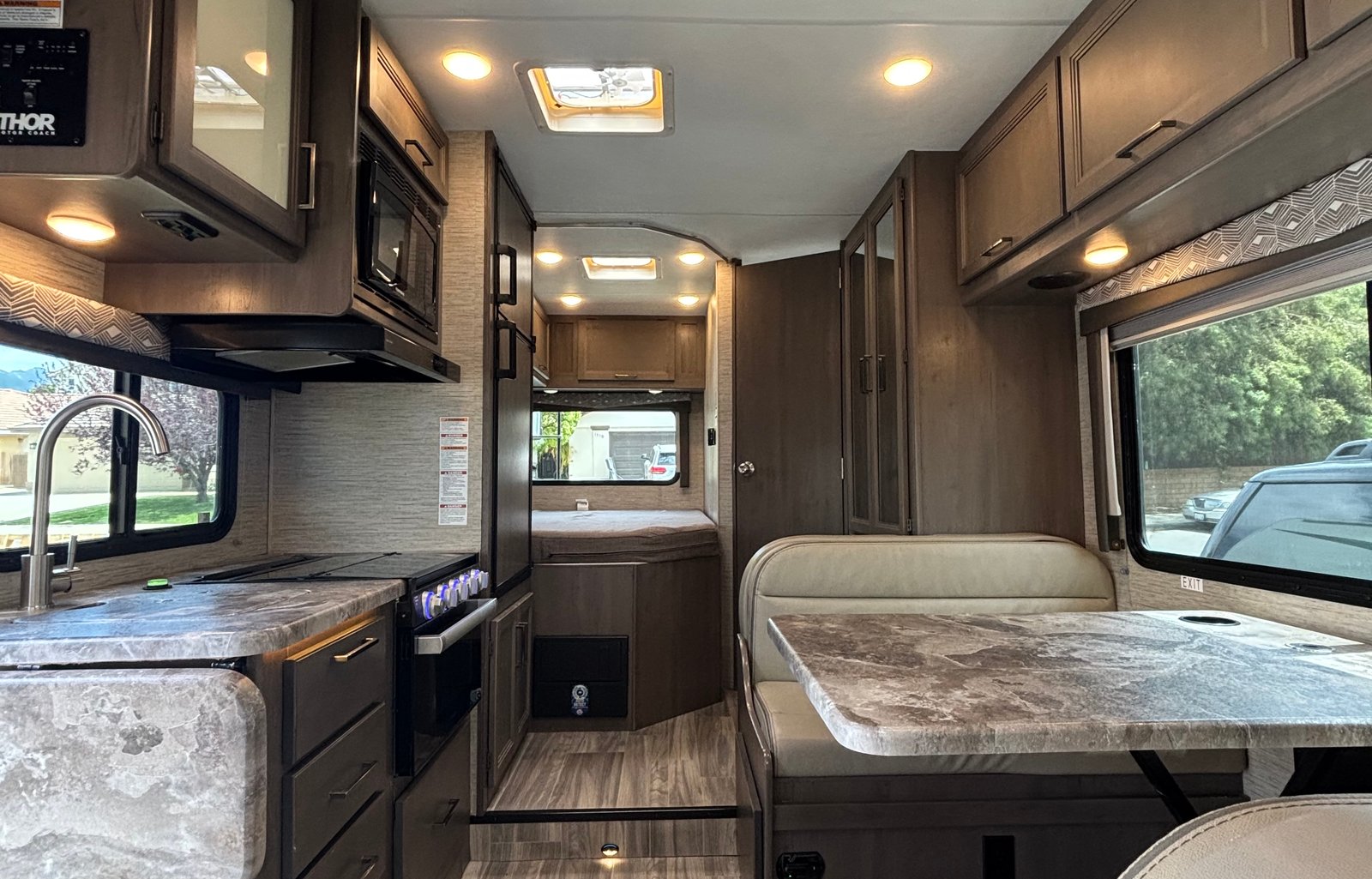 Beautiful 2024 Thor Four Winds 22e Motorhome