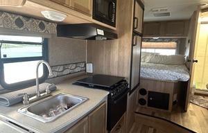 2015 Coachmen RV Freelander 22QB Ford 350