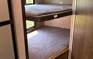 2019 Dutchmen RV Coleman Light 2405BH