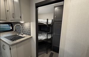 "Roosevelt" 2024 Keystone RV Cougar Sport 2700BH