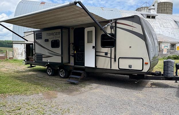 2014 Tracer 2750RBS 30’ travel trailer.