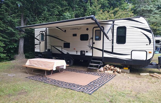 Grammy's Bunkhouse 2018 Keystone 32 Ft Camper