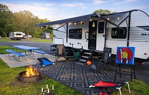 Rocco’s RV Rental | Fully Equipped Jayco Sleeps 8
