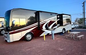 Luxury 40’ DP Coach – Stationary Delivery & Setup