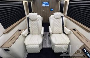 2024 Midwest Automotive Designs Daycruiser D6