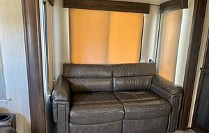 2019 Arctic Wolf 305ML6 | Sleeps 6 | 2 A/C
