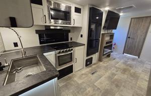 2025 Palomino Puma 27RBDS RV rental photo 8