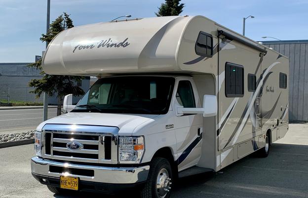 HECTOR - 2018 Thor Motor Coach Four Winds 30D