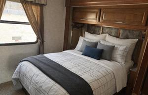 2015 Forest River RV Georgetown XL 352QSF RV rental photo 9