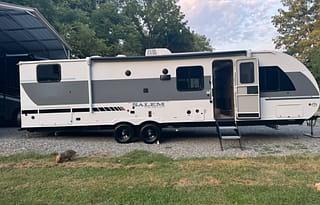 2025 Salem cruise lite - king bed with bunk beds!