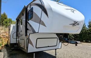 Keystone Cougar | Luxury Chef's Kitchen & 3 Slides