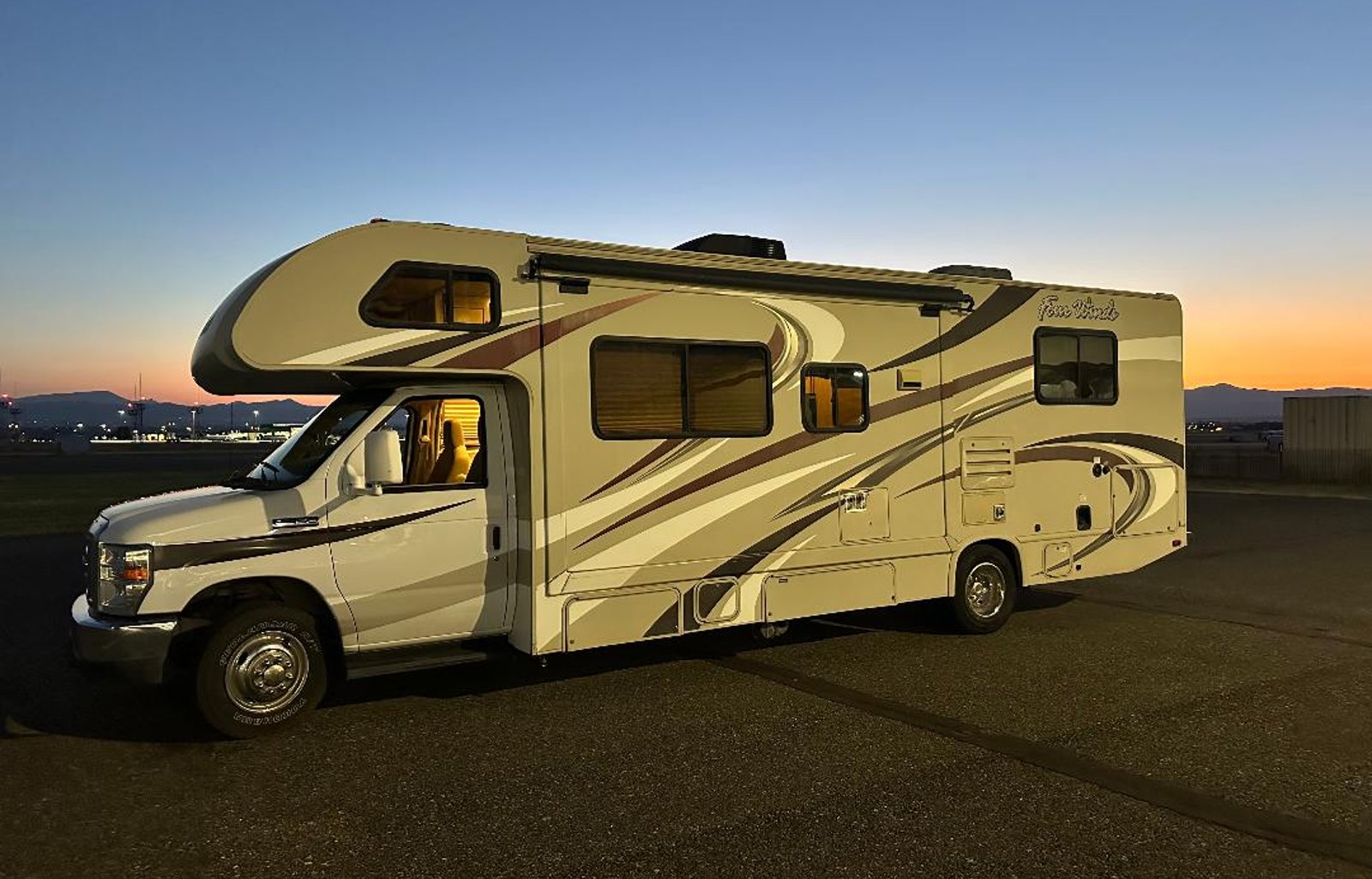 Joe and Colleens BigSky Explorer-29'Motor Coach