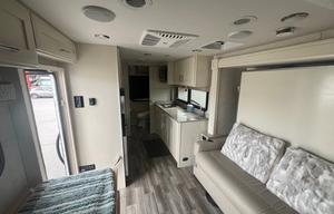The Wayfarer Luxe – Tiffin Mercedes Diesel Class C