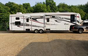 2009 Forest River Cardinal M-3802BH