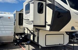2019 Keystone RV Alpine 3701FL RV rental photo 5
