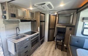 The Little Hauler 3,700 lb Bunkhouse