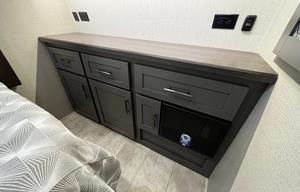 Travel Trailer / Toy Hauler / Sleeps 6 / Rear Deck