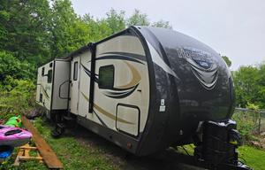 2016 Salem Hemisphere Lite 272RLIS RV rental photo 12