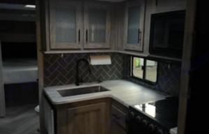 2021 Forest River RV Wildwood Heritage Glen Hyper-Lyte 29XBHL RV rental photo 9
