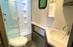 30’ RV,  King bed, Bunk Beds, Big kitchen