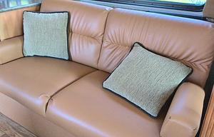 2011 Fleetwood RV Storm 32BH RV rental photo 6